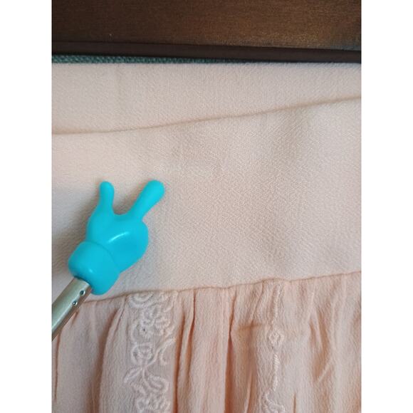 Torrid Skirt Womens 0 Pink Embroidered Pull on Short Gauze Skater Skirt Romantic - Picture 3 of 6